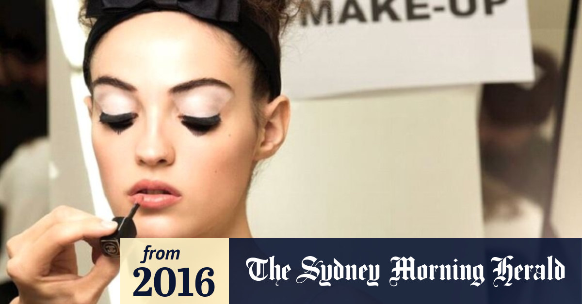 How to wear lash extensions and protect your natural lashes